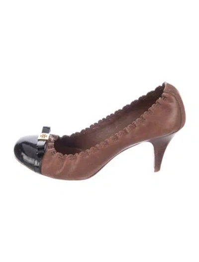 Pre-owned Tory Burch Leather Scalloped Accent Pumps In Brown