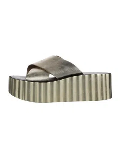 Pre-owned Tory Burch Leather Slides In Gold/metallic
