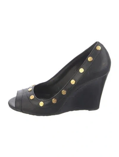 Pre-owned Tory Burch Leather Studded Accents Pumps In Black