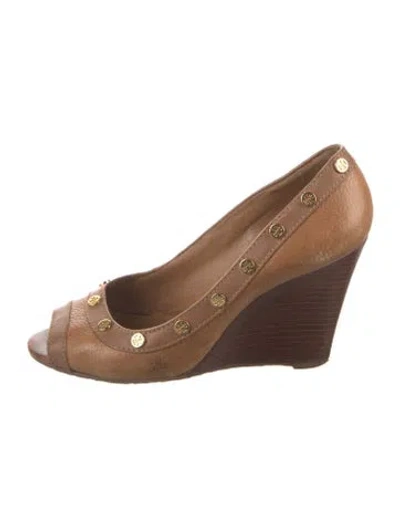 Pre-owned Tory Burch Leather Studded Accents Pumps In Brown
