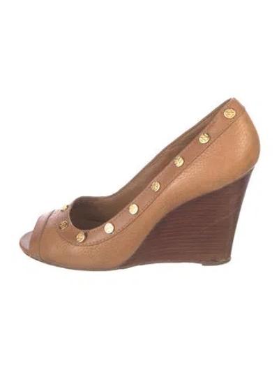 Pre-owned Tory Burch Leather Studded Accents Pumps In Brown/neutrals