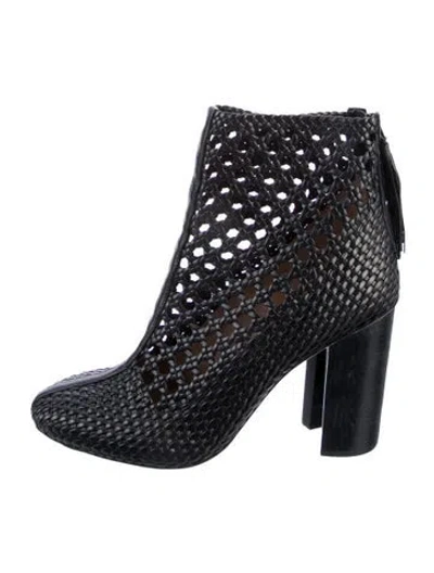 Pre-owned Tory Burch Leather Tassel Accents Pumps In Black