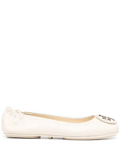 Tory Burch Minnie Ballerina Shoes In Weiss