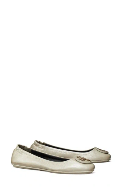 Tory Burch Minnie Travel Ballet Flat In Pebble Gray
