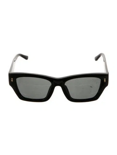 Pre-owned Tory Burch Narrow Tinted Sunglasses In Black