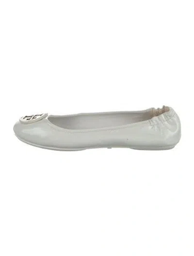 Pre-owned Tory Burch Patent Leather Ballet Flats In White