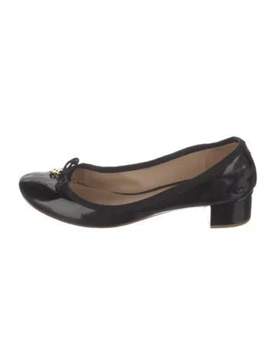 Pre-owned Tory Burch Patent Leather Bow Accents Pumps In Black