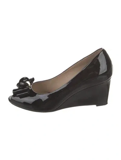 Pre-owned Tory Burch Patent Leather Bow Accents Pumps In Black