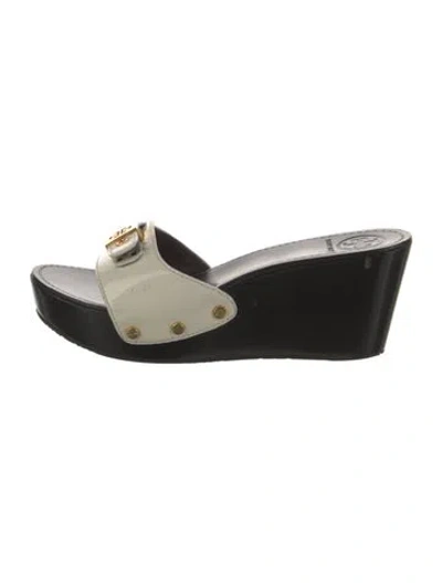 Pre-owned Tory Burch Patent Leather Colorblock Pattern Slides In Black