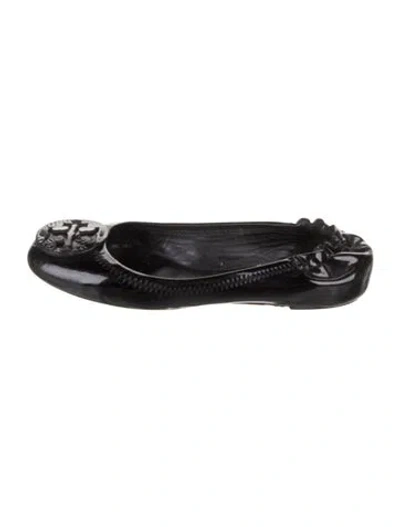 Pre-owned Tory Burch Patent Leather Cutout Accent Ballet Flats In Black