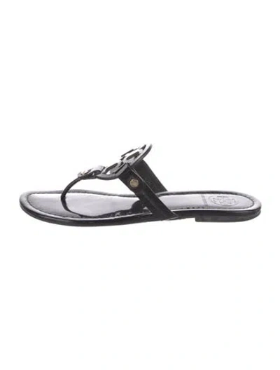 Pre-owned Tory Burch Patent Leather Flip Flops In Black