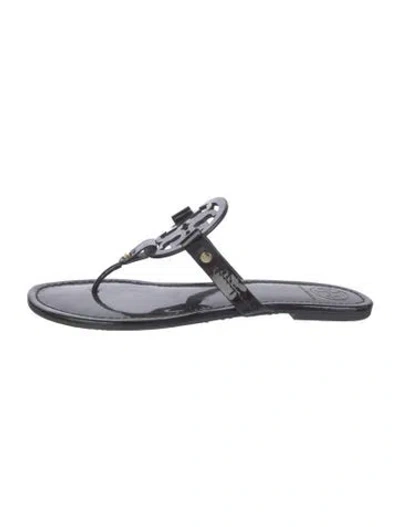 Pre-owned Tory Burch Patent Leather Flip Flops In Black