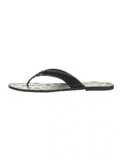 Pre-owned Tory Burch Patent Leather Flip Flops In Black