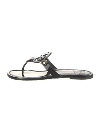 Pre-owned Tory Burch Patent Leather Flip Flops In Black