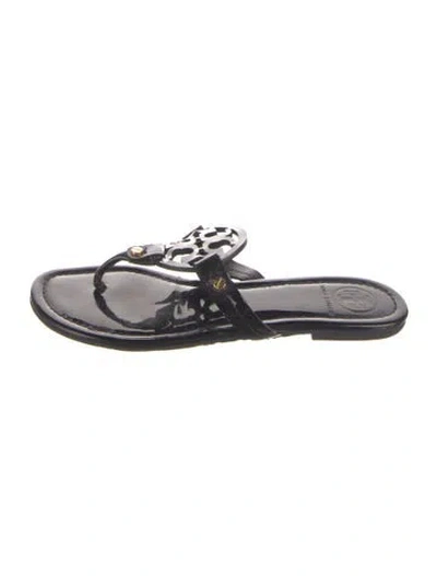 Pre-owned Tory Burch Patent Leather Flip Flops In Black