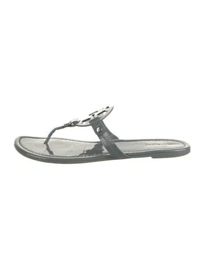 Pre-owned Tory Burch Patent Leather Flip Flops In Black