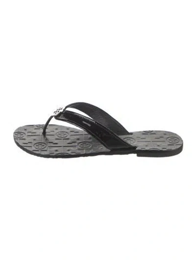 Pre-owned Tory Burch Patent Leather Flip Flops In Black