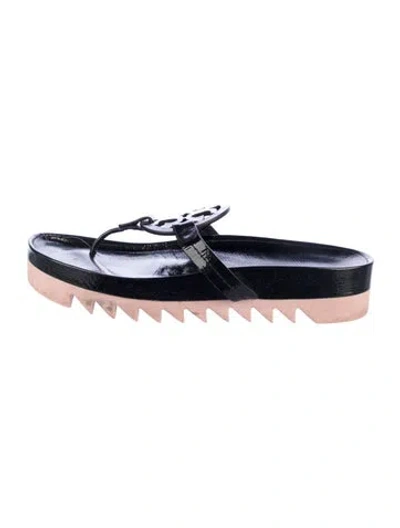 Pre-owned Tory Burch Patent Leather Flip Flops In Black