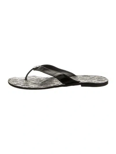 Pre-owned Tory Burch Patent Leather Flip Flops In Black