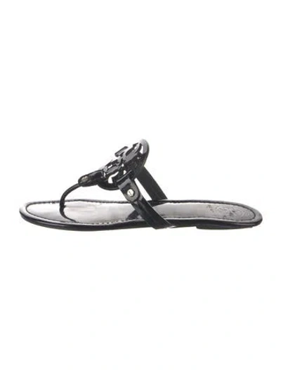 Pre-owned Tory Burch Patent Leather Flip Flops In Black