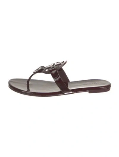 Pre-owned Tory Burch Patent Leather Flip Flops In Burgundy