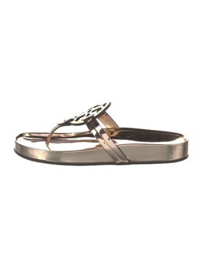 Pre-owned Tory Burch Patent Leather Flip Flops In Metallic/neutrals