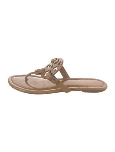 Pre-owned Tory Burch Patent Leather Flip Flops In Neutrals