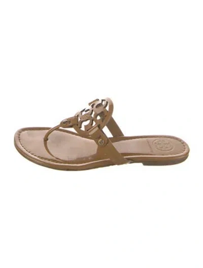 Pre-owned Tory Burch Patent Leather Flip Flops In Neutrals