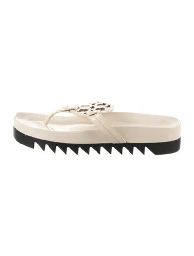 Pre-owned Tory Burch Patent Leather Flip Flops In Neutrals