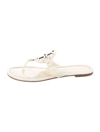 Pre-owned Tory Burch Patent Leather Flip Flops In Neutrals