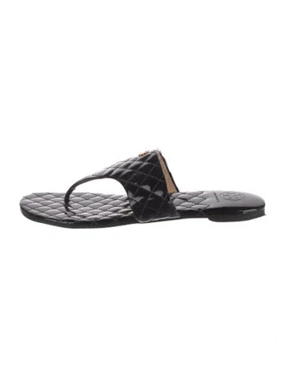 Pre-owned Tory Burch Patent Leather Patterned Flip Flops In Black/metallic