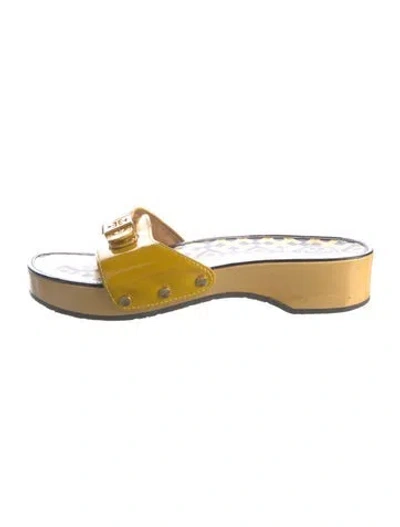 Pre-owned Tory Burch Patent Leather Printed Slides In Yellow