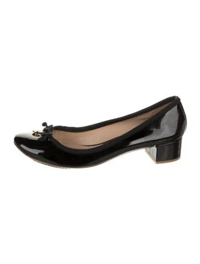 Pre-owned Tory Burch Patent Leather Pumps In Black