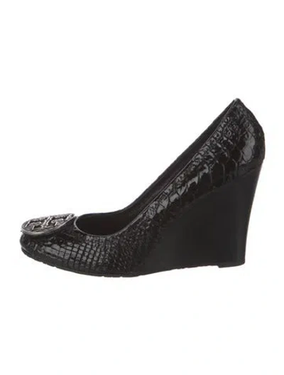 Pre-owned Tory Burch Patent Leather Pumps In Black