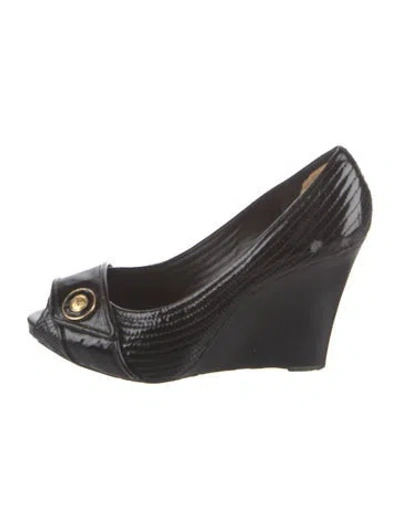 Pre-owned Tory Burch Patent Leather Pumps In Black