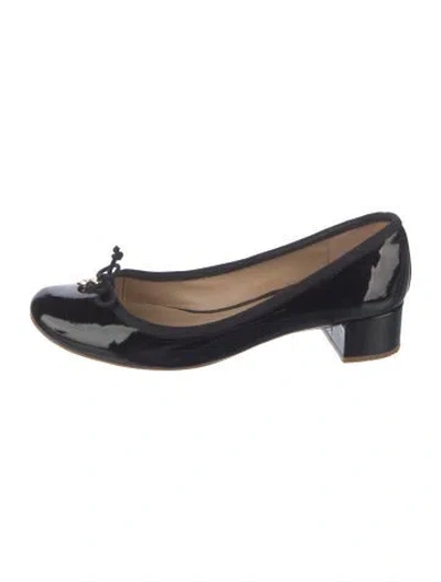 Pre-owned Tory Burch Patent Leather Pumps In Black