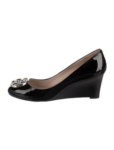 Pre-owned Tory Burch Patent Leather Pumps In Black