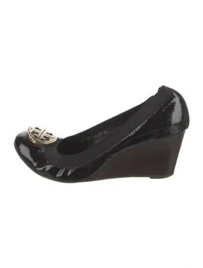 Pre-owned Tory Burch Patent Leather Pumps In Black