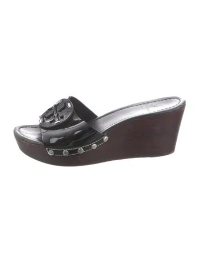 Pre-owned Tory Burch Patent Leather Studded Accents Slides In Black