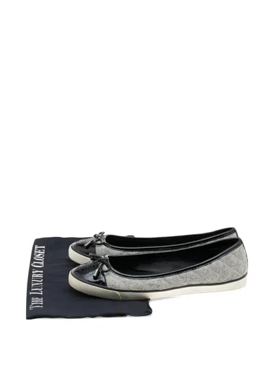 Pre-owned Tory Burch Quilted Bow Ballet Flats In Gray
