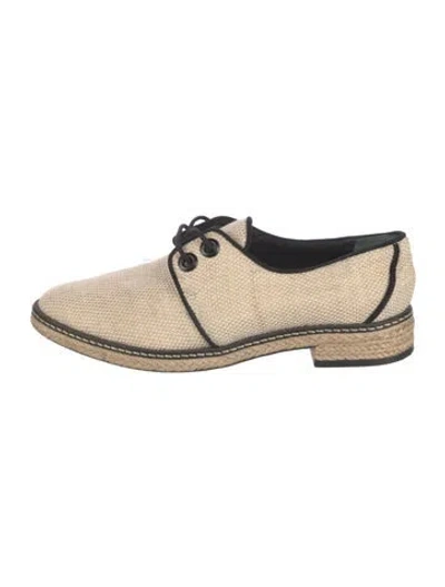 Pre-owned Tory Burch Raffia Oxfords In Neutral
