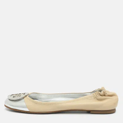 Pre-owned Tory Burch Reva Size 38.5 Beige/silver Leather Ballet Flats In Sand