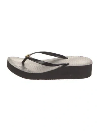 Pre-owned Tory Burch Rubber Flip Flops In Black