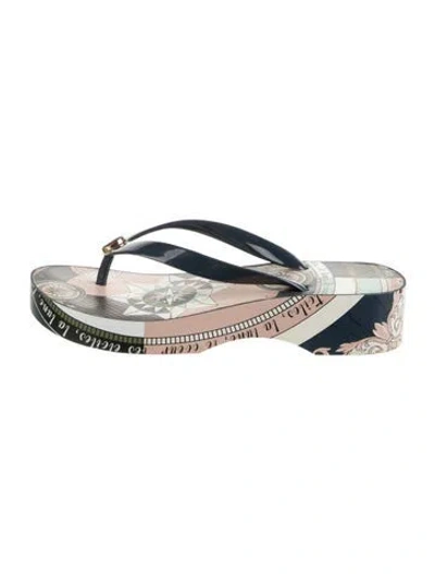 Pre-owned Tory Burch Rubber Graphic Print In Blue