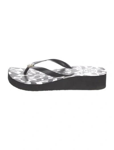 Pre-owned Tory Burch Rubber Printed Flip Flops In Multi