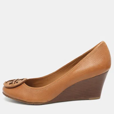 Pre-owned Tory Burch Sally Size 38.5 Tan Leather Wedge Pumps In Brown