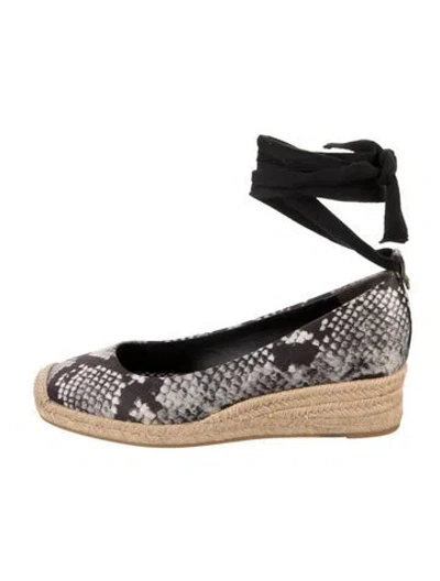 Pre-owned Tory Burch Satin Animal Print Pumps In Neutral
