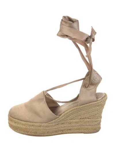 Pre-owned Tory Burch Satin Printed Slingback Pumps In Neutral