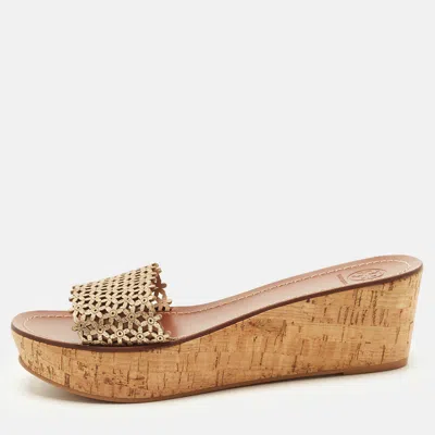 Pre-owned Tory Burch Size 41 Gold Perforated Leather Wedge Slide Sandals