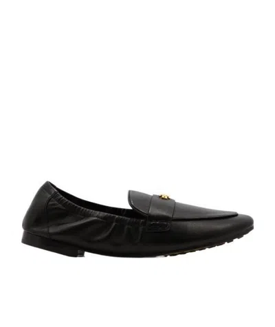 TORY BURCH TORY BURCH LOGO PLAQUE BALLET LOAFERS